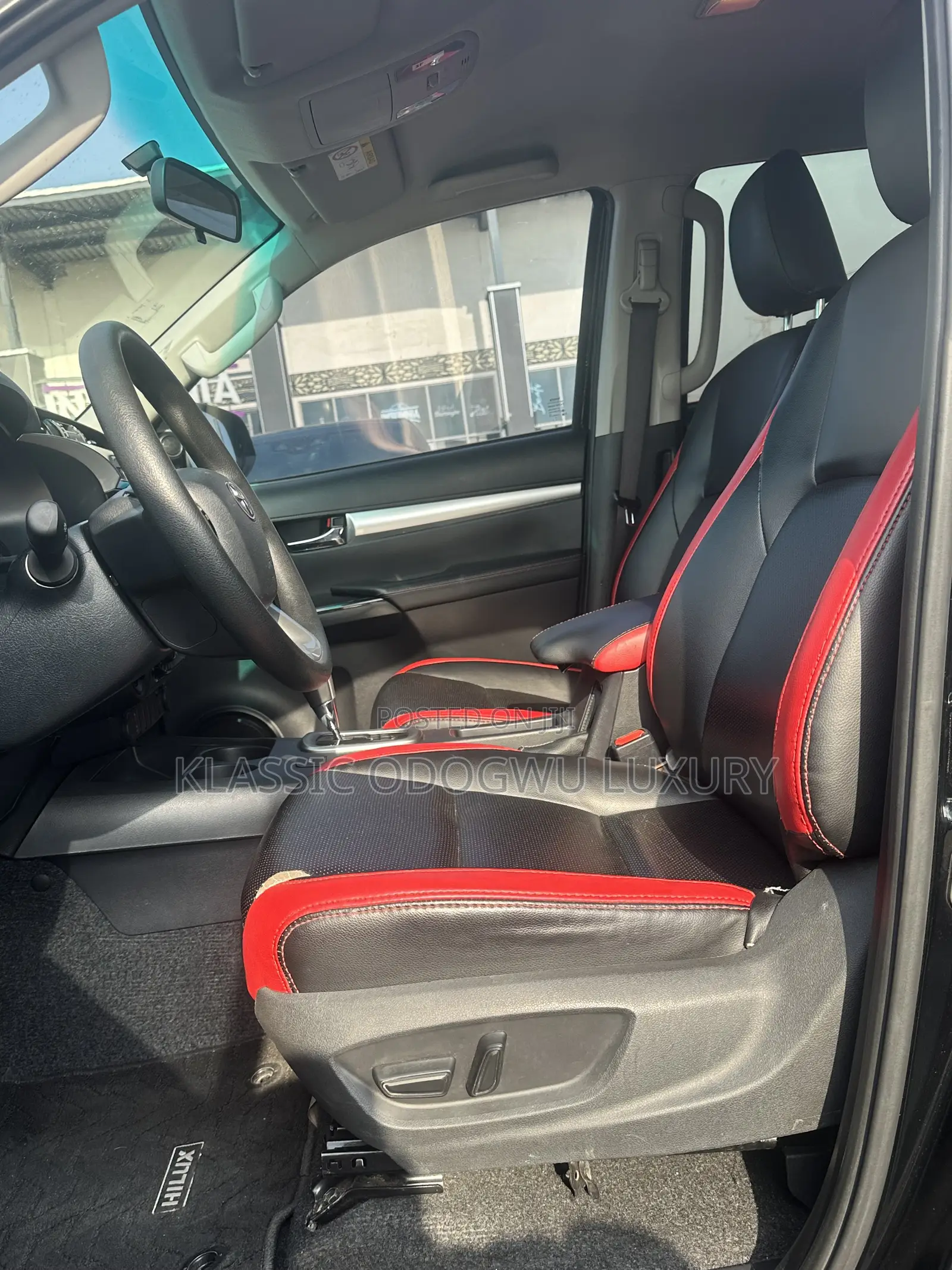 Toyota Hilux 2024 Black