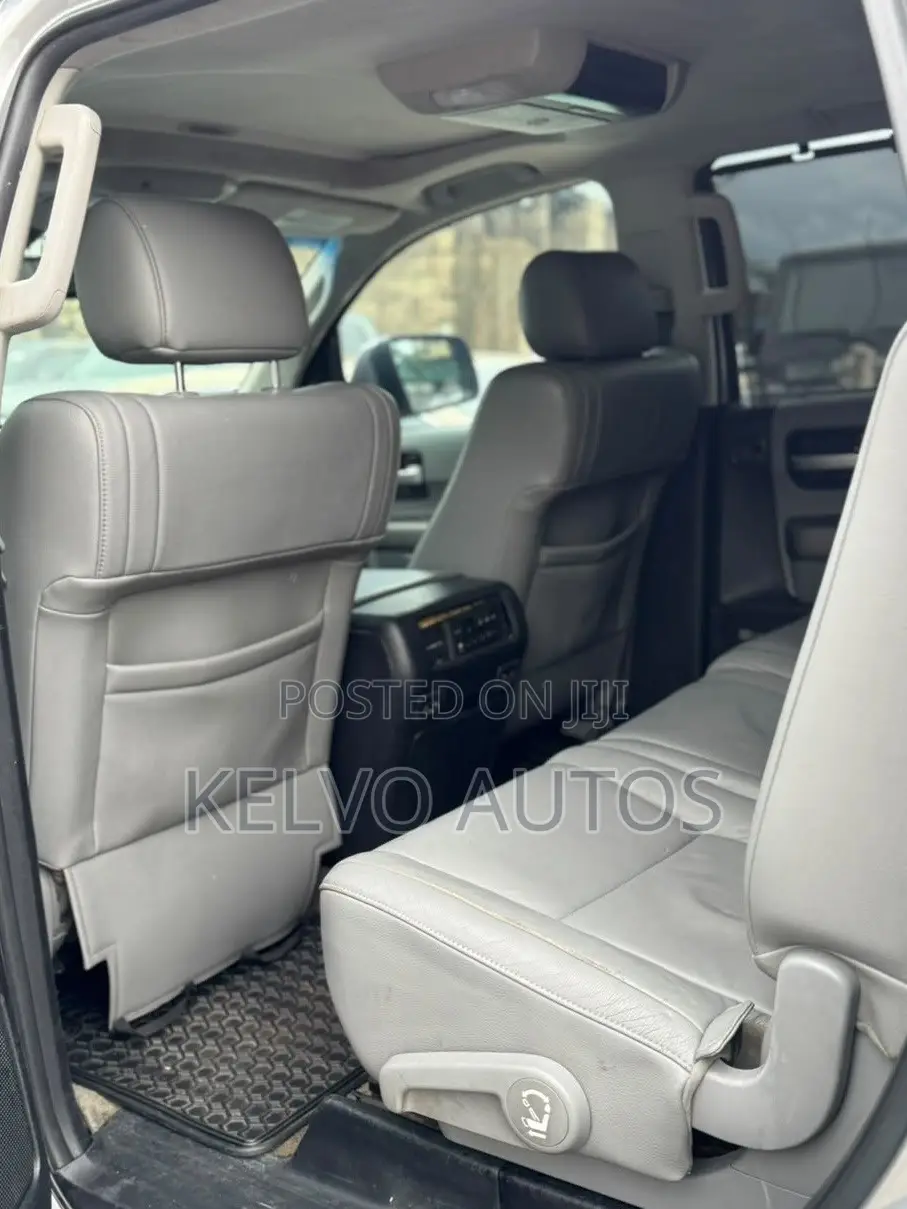 Toyota Sequoia 2010 Silver