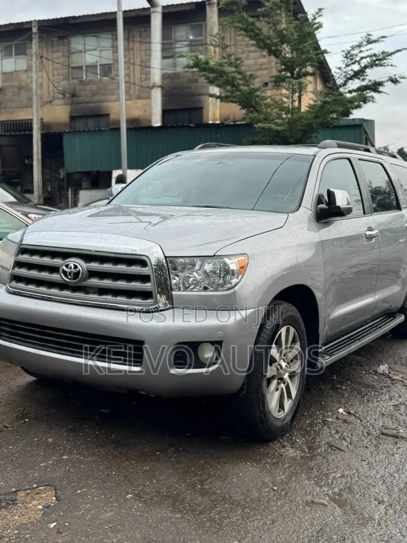 Toyota Sequoia 2010 Silver