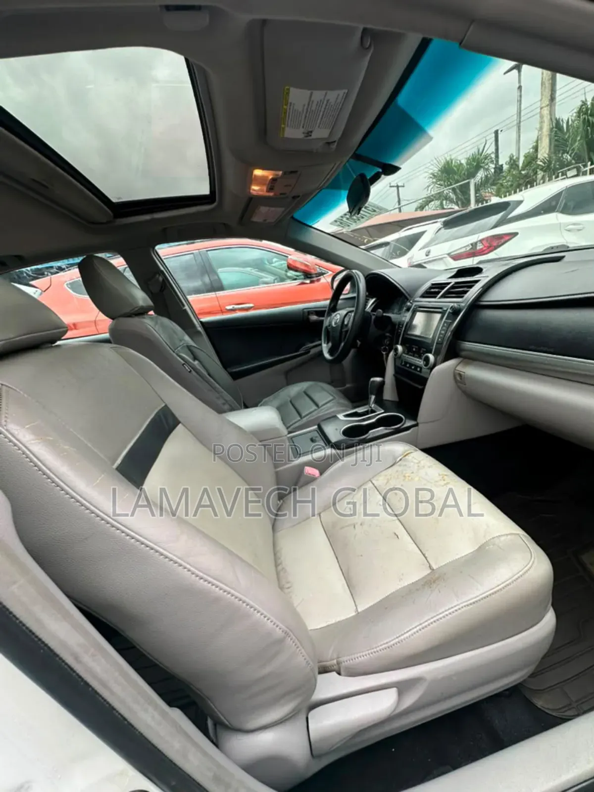 Toyota Camry LE 4dr Sedan (2.5L 4cyl 6A) 2012 Silver