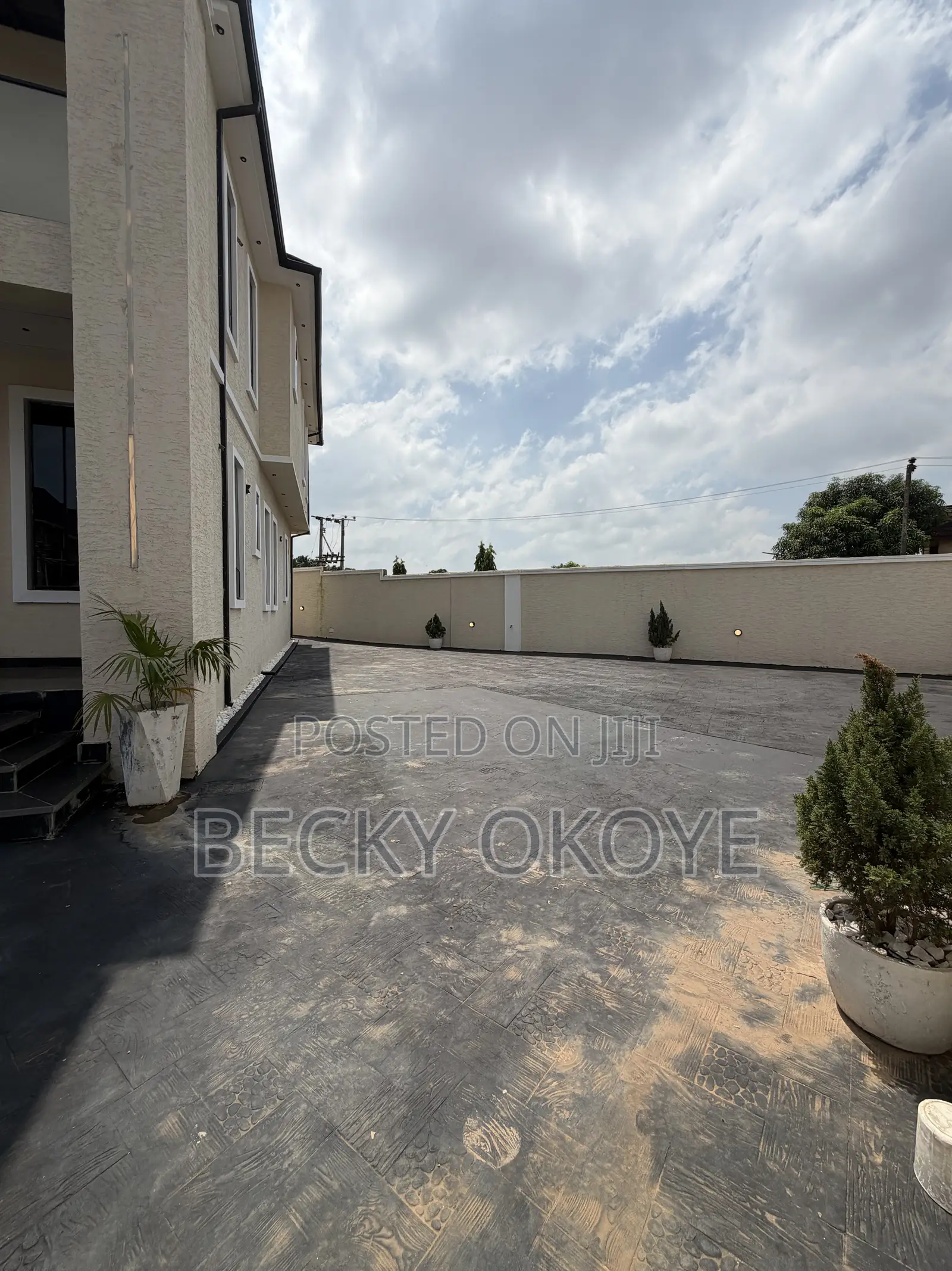 4bdrm Duplex in Lokogoma for sale