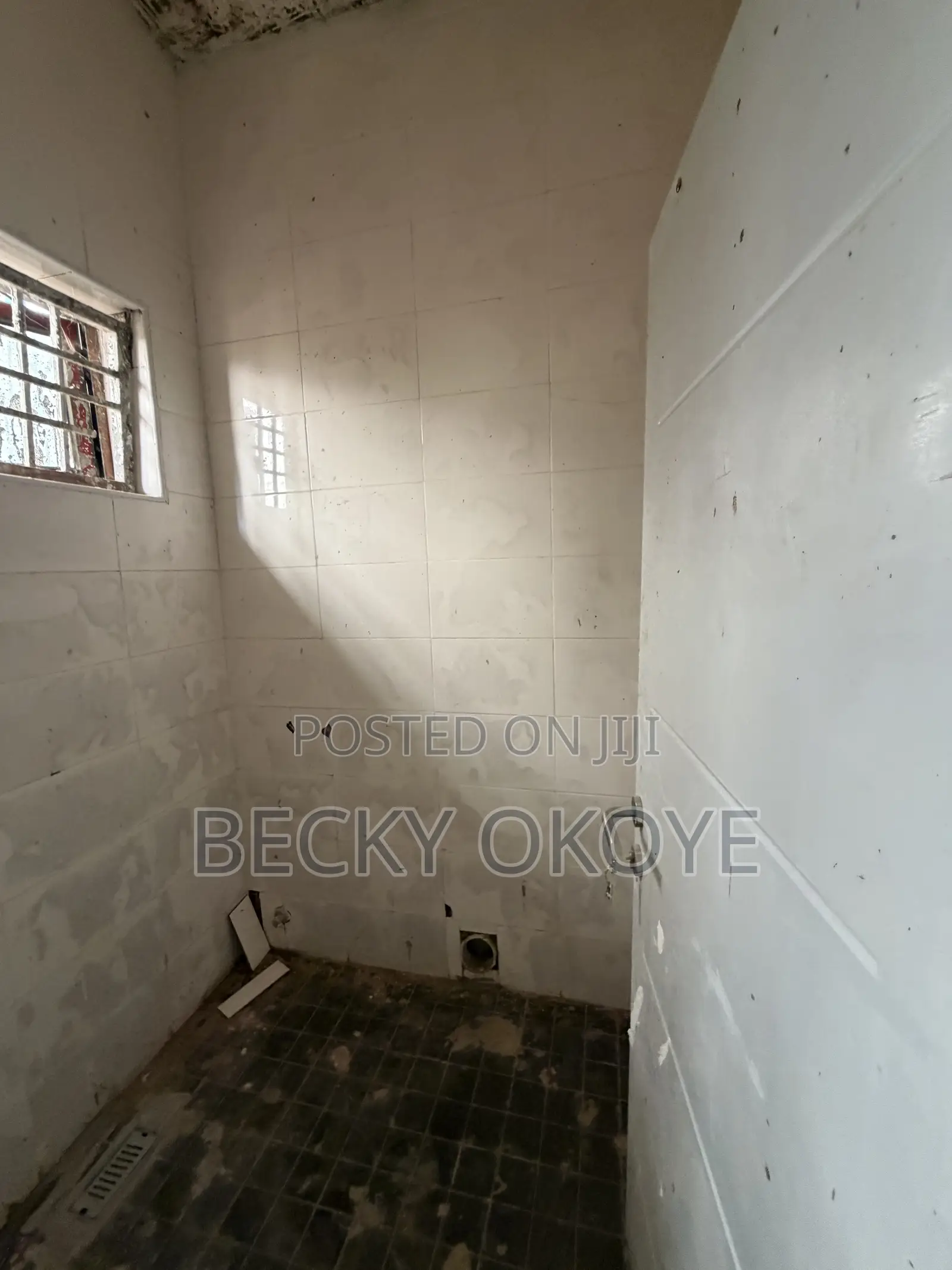 2bdrm Block of Flats in Gaduwa for sale