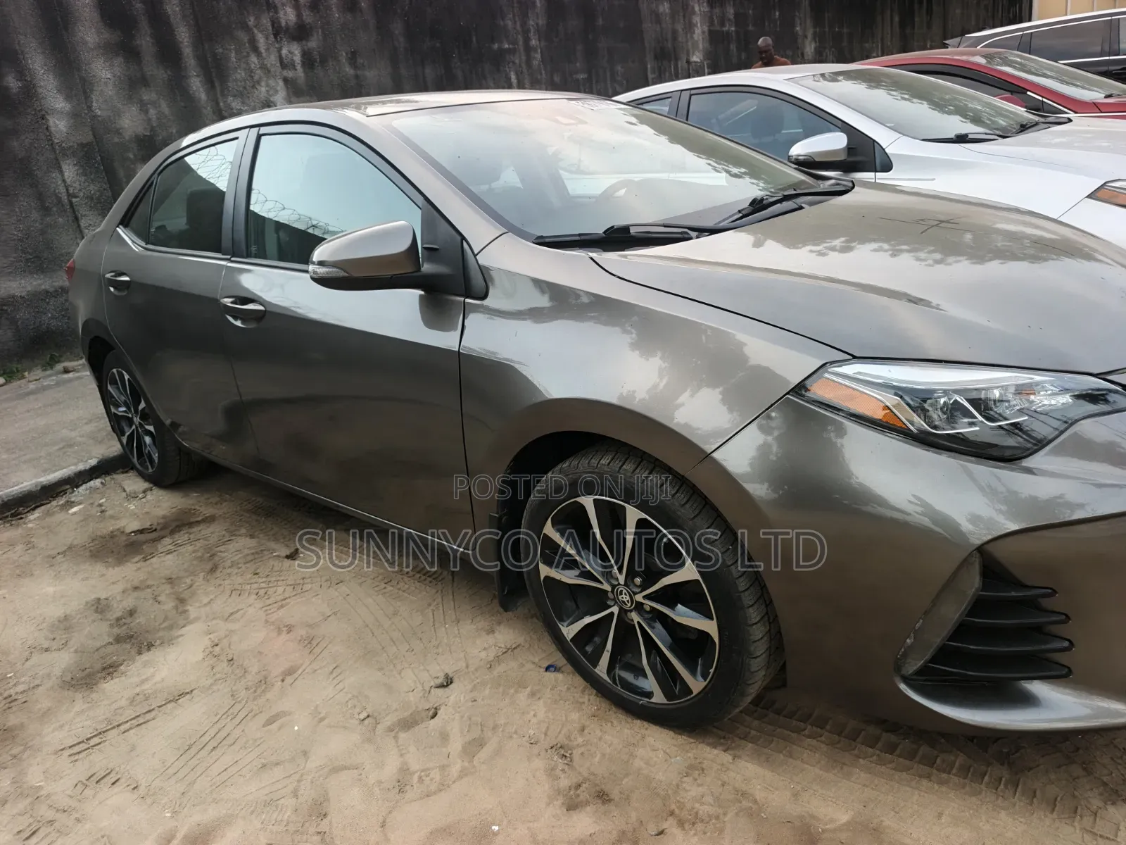 Toyota Corolla SE Special Edition 4dr Sedan (1.8L 4cyl CVT) 2017 Gray