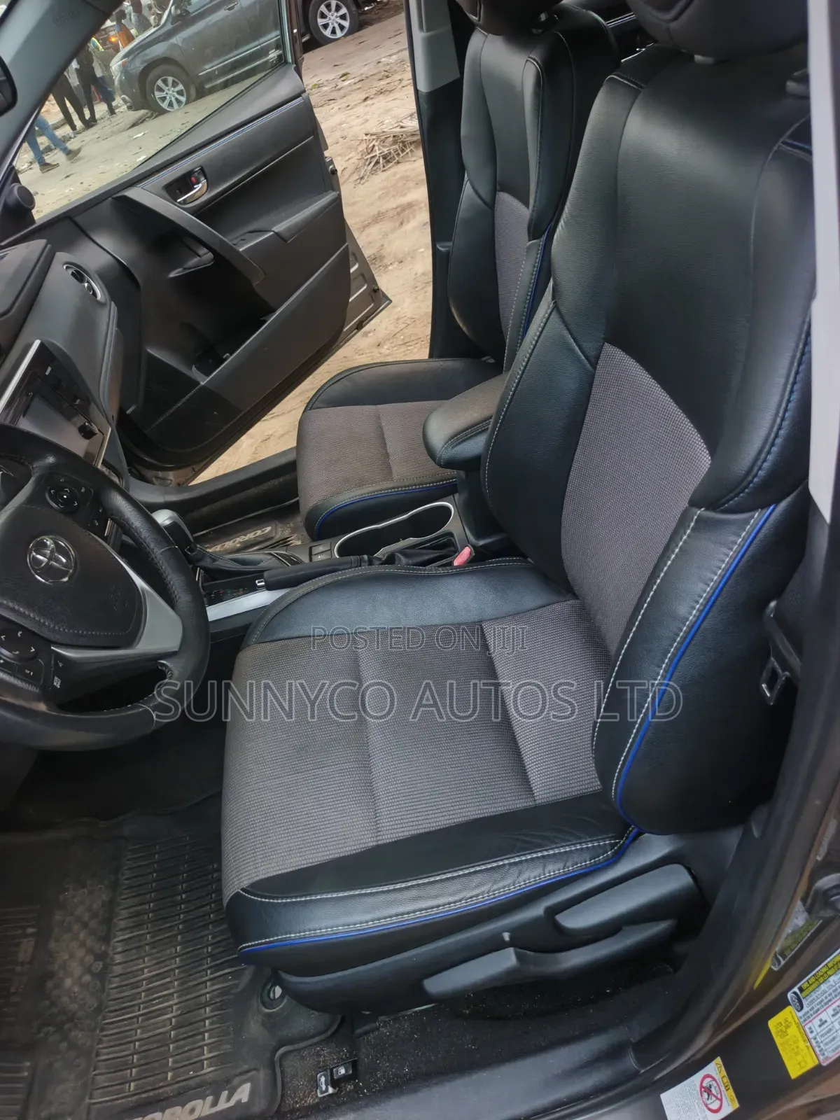 Toyota Corolla SE Special Edition 4dr Sedan (1.8L 4cyl CVT) 2017 Gray