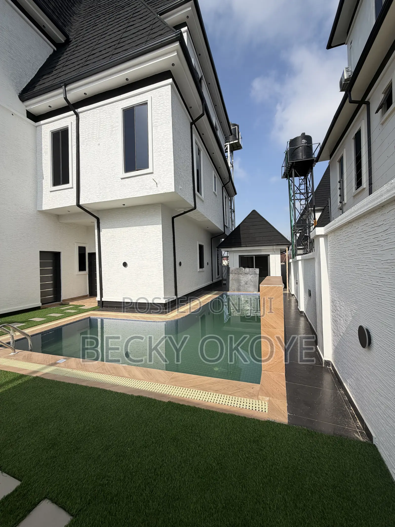 5bdrm Duplex in Sunny Vale Axis, Dakwo District for sale