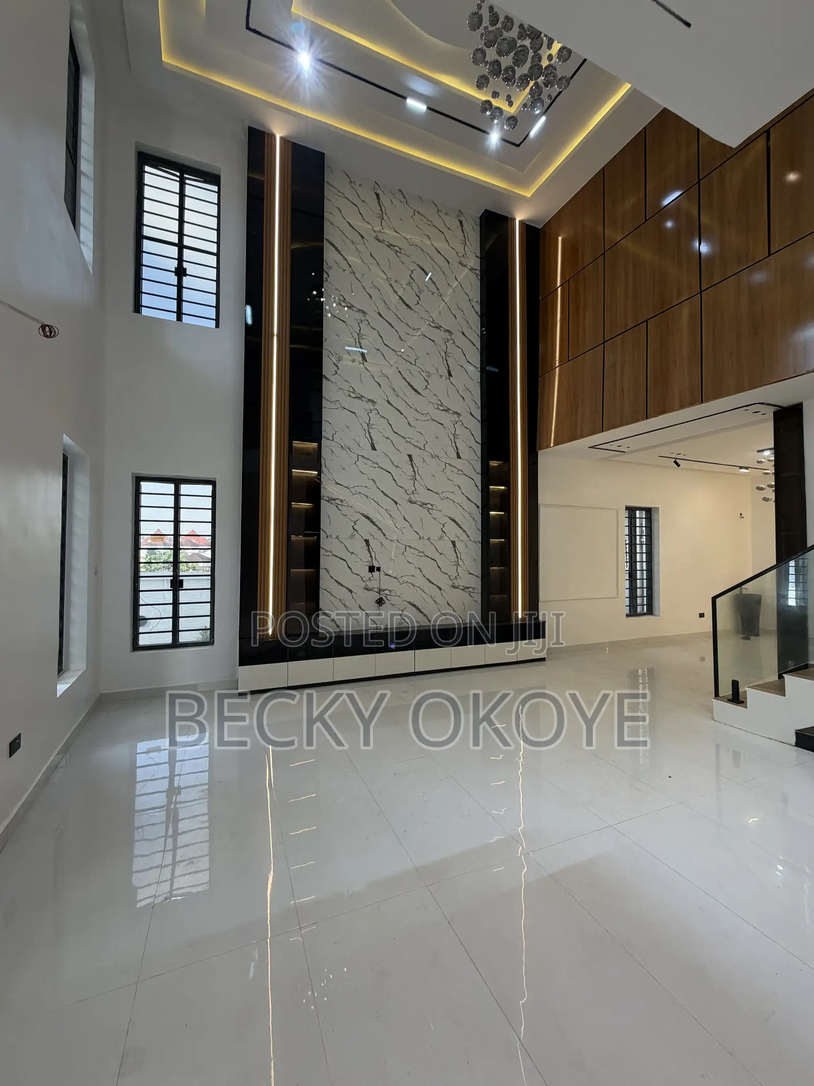 5bdrm Duplex in Sunny Vale Axis, Dakwo District for sale