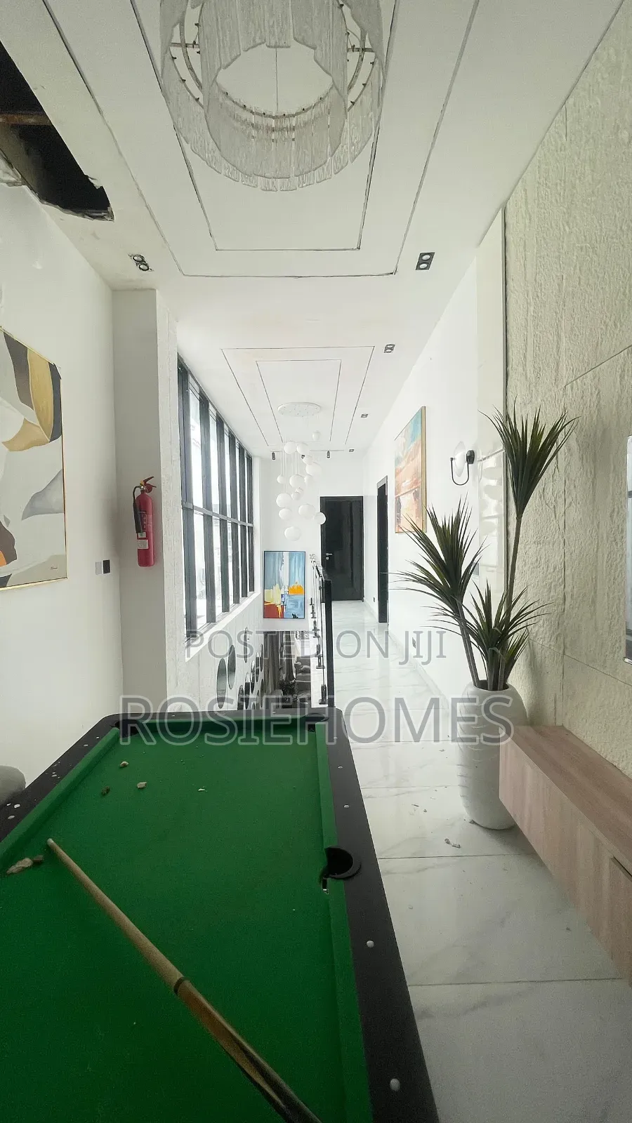 5bdrm Duplex in Cheers, Chevron for sale