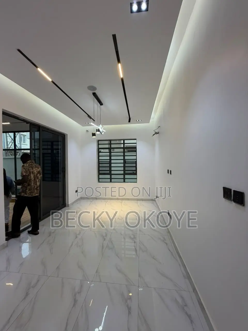 6bdrm Duplex in Apo for sale