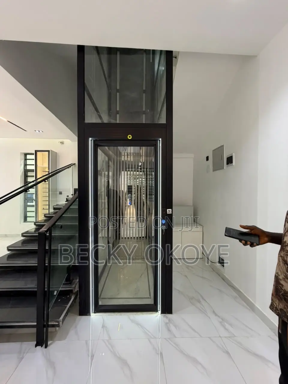 6bdrm Duplex in Apo for sale
