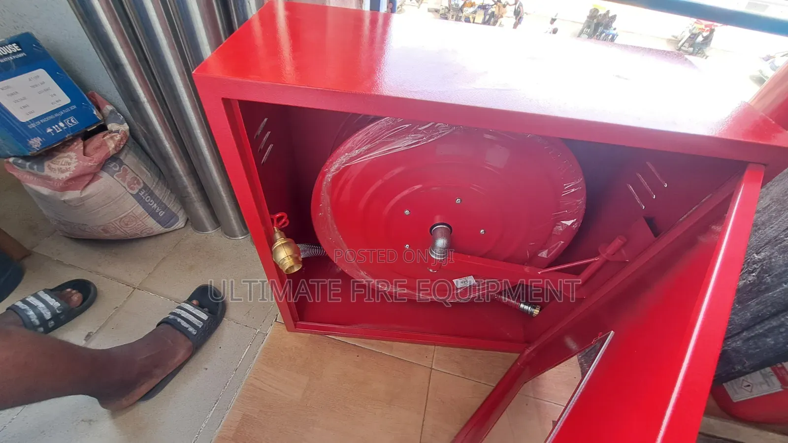 Hose Reel Cabinet With Glass