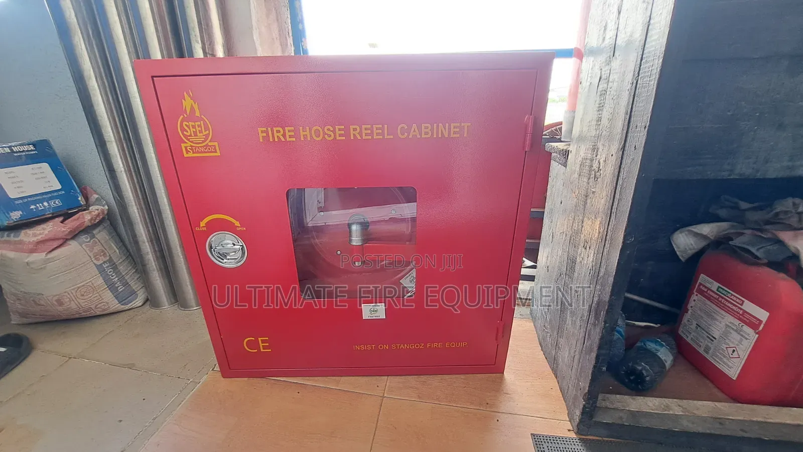 Hose Reel Cabinet With Glass