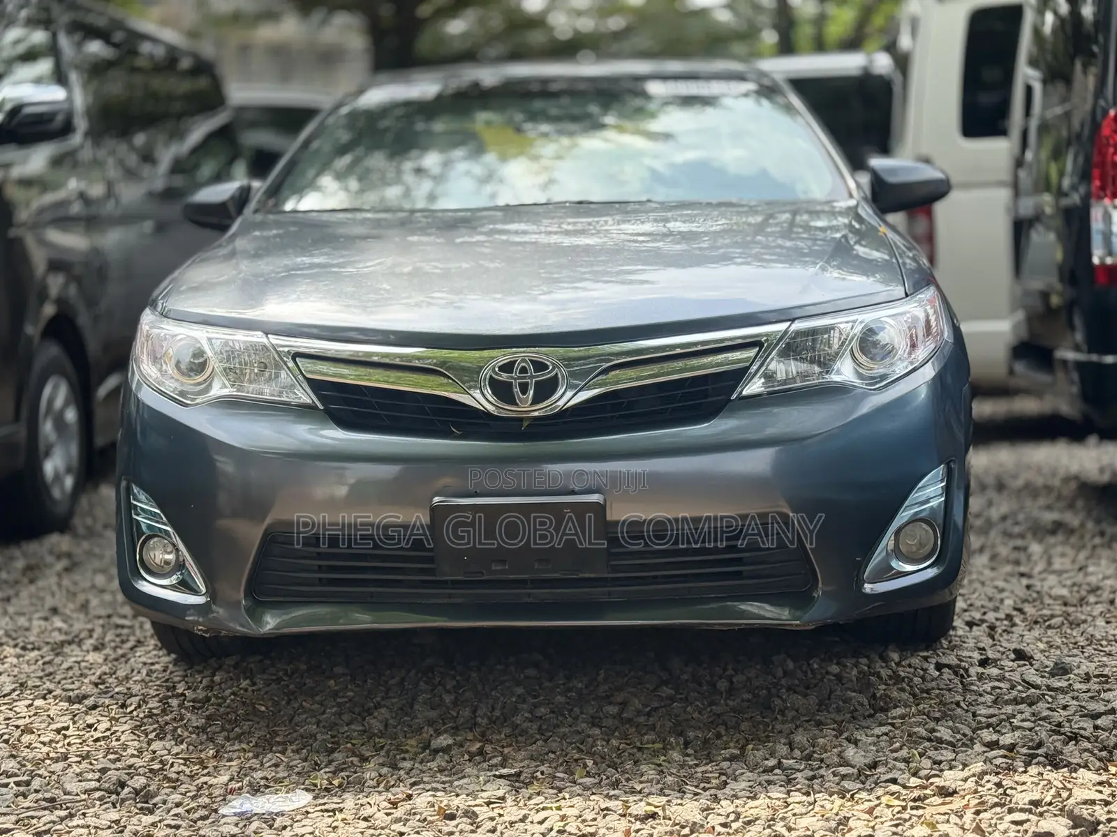 Toyota Camry XLE 4dr Sedan (2.5L 4cyl 6A) 2013 Gray