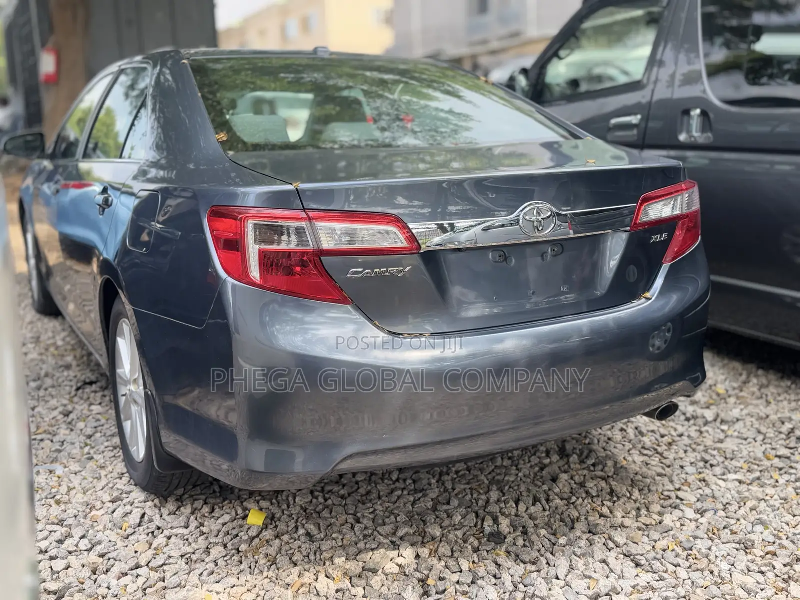 Toyota Camry XLE 4dr Sedan (2.5L 4cyl 6A) 2013 Gray