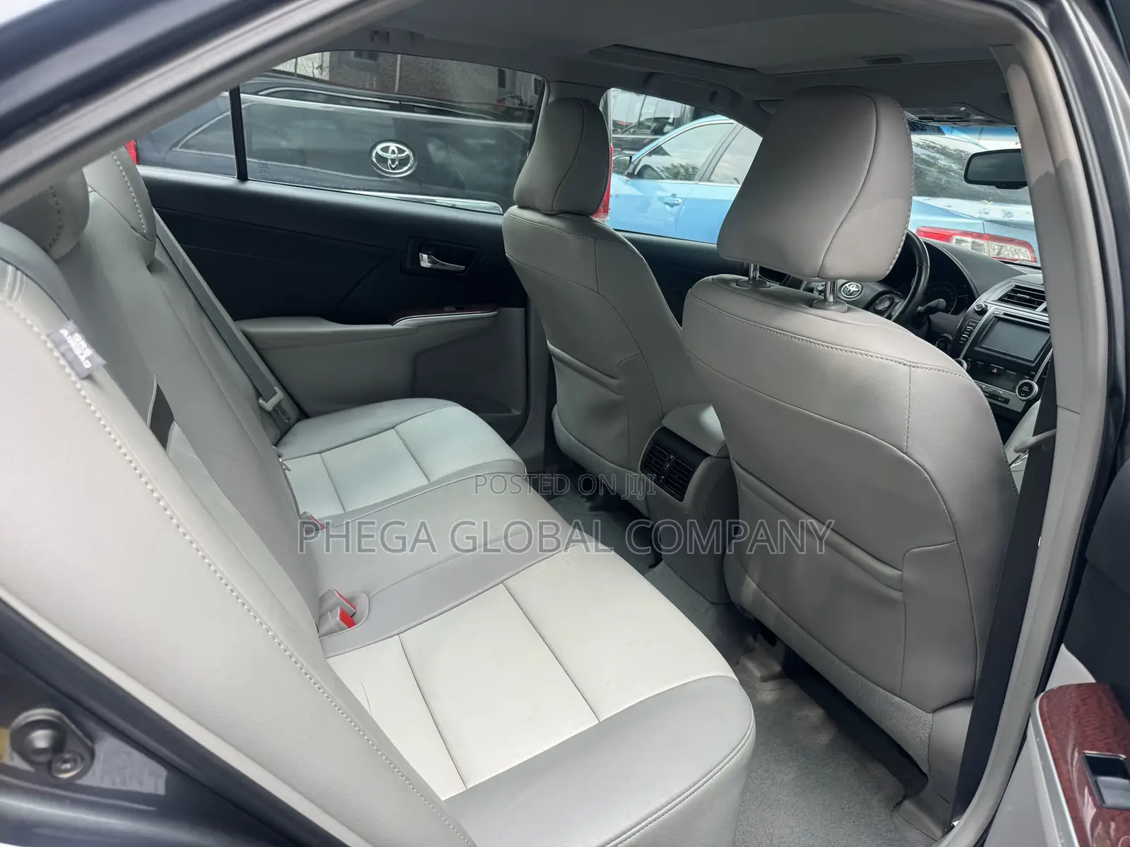 Toyota Camry XLE 4dr Sedan (2.5L 4cyl 6A) 2013 Gray