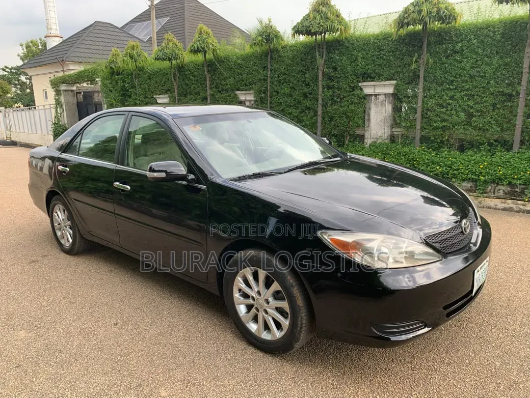 Toyota Camry LE 4dr Sedan (2.4L 4cyl 5M) 2004 Black