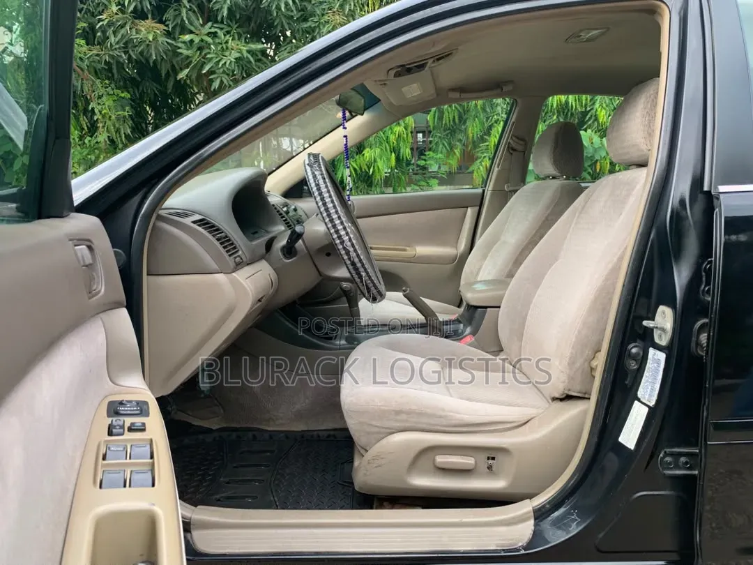 Toyota Camry LE 4dr Sedan (2.4L 4cyl 5M) 2004 Black