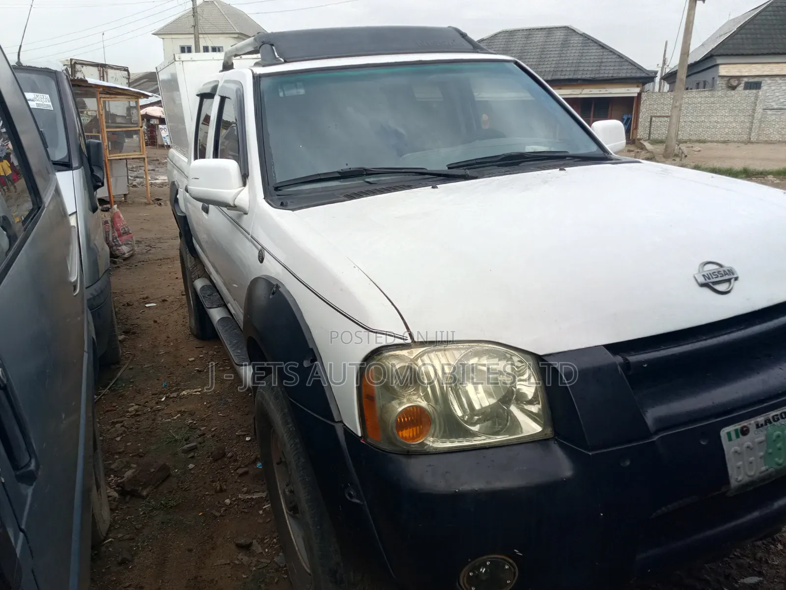 Nissan Frontier Standard 4x2 King Cab 116.1 In. WB 2003 White