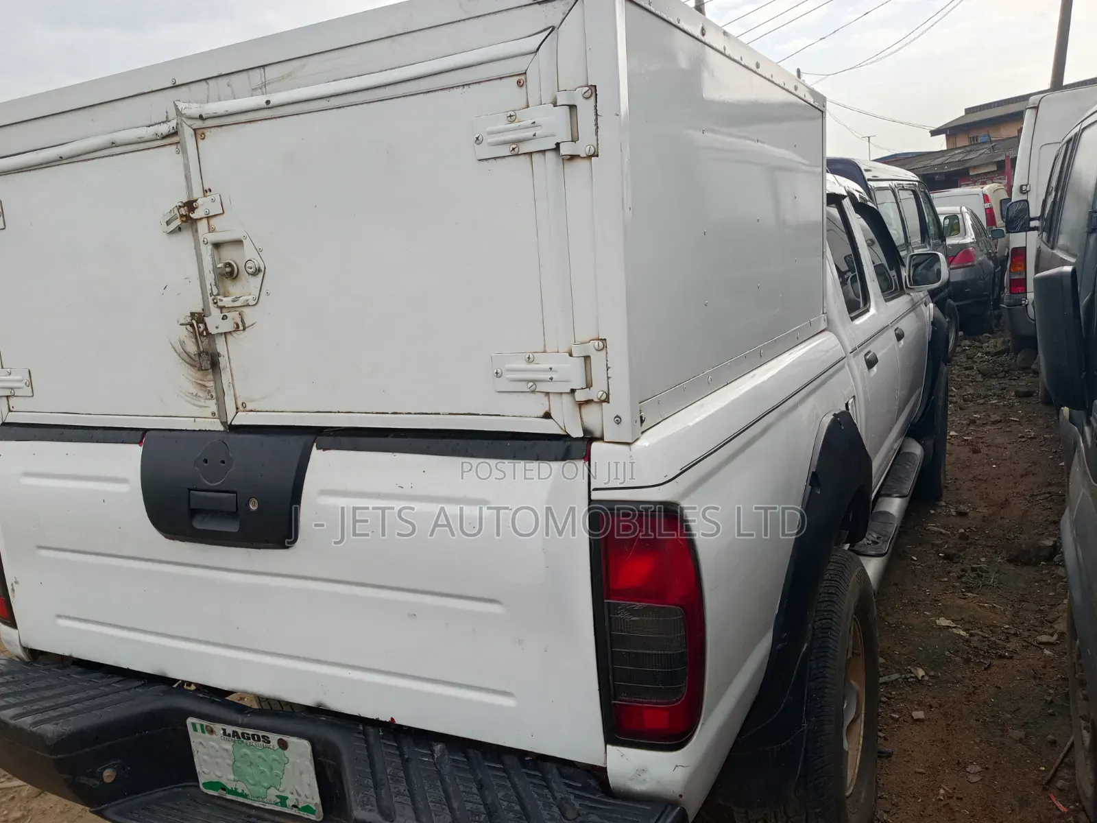 Nissan Frontier Standard 4x2 King Cab 116.1 In. WB 2003 White