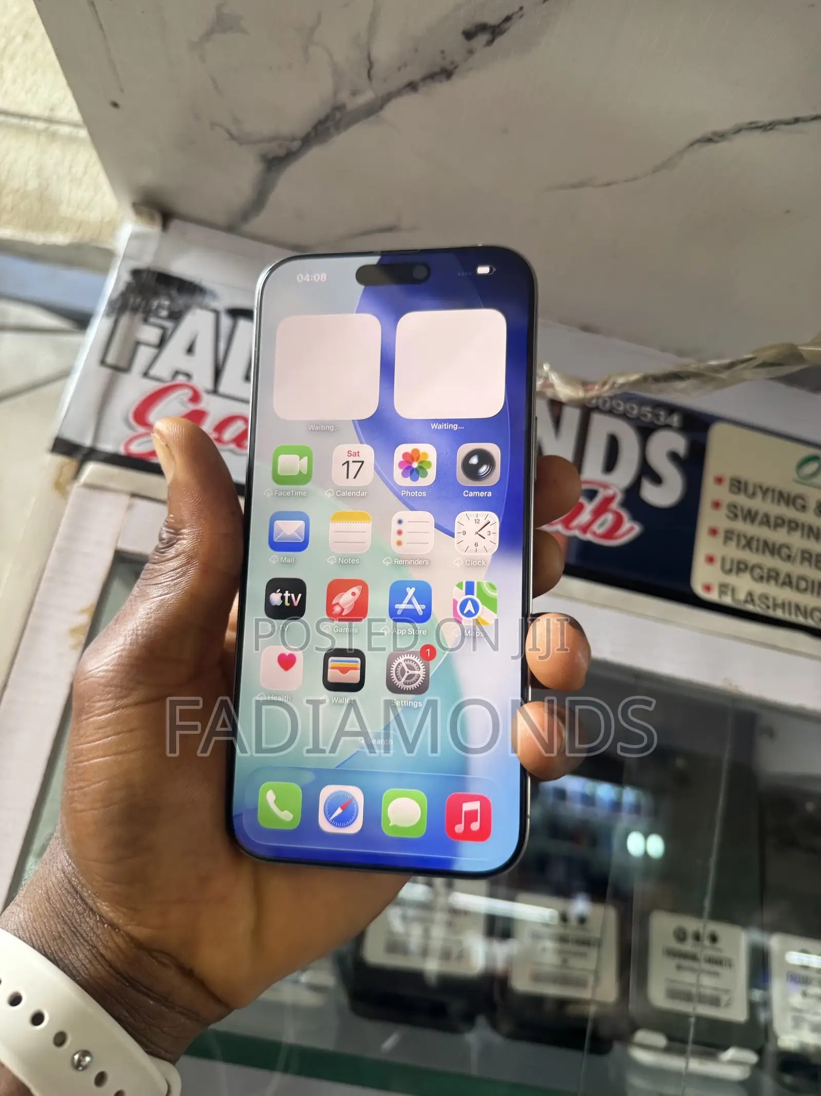 New Apple iPhone 16 Pro Max 256 GB Gold