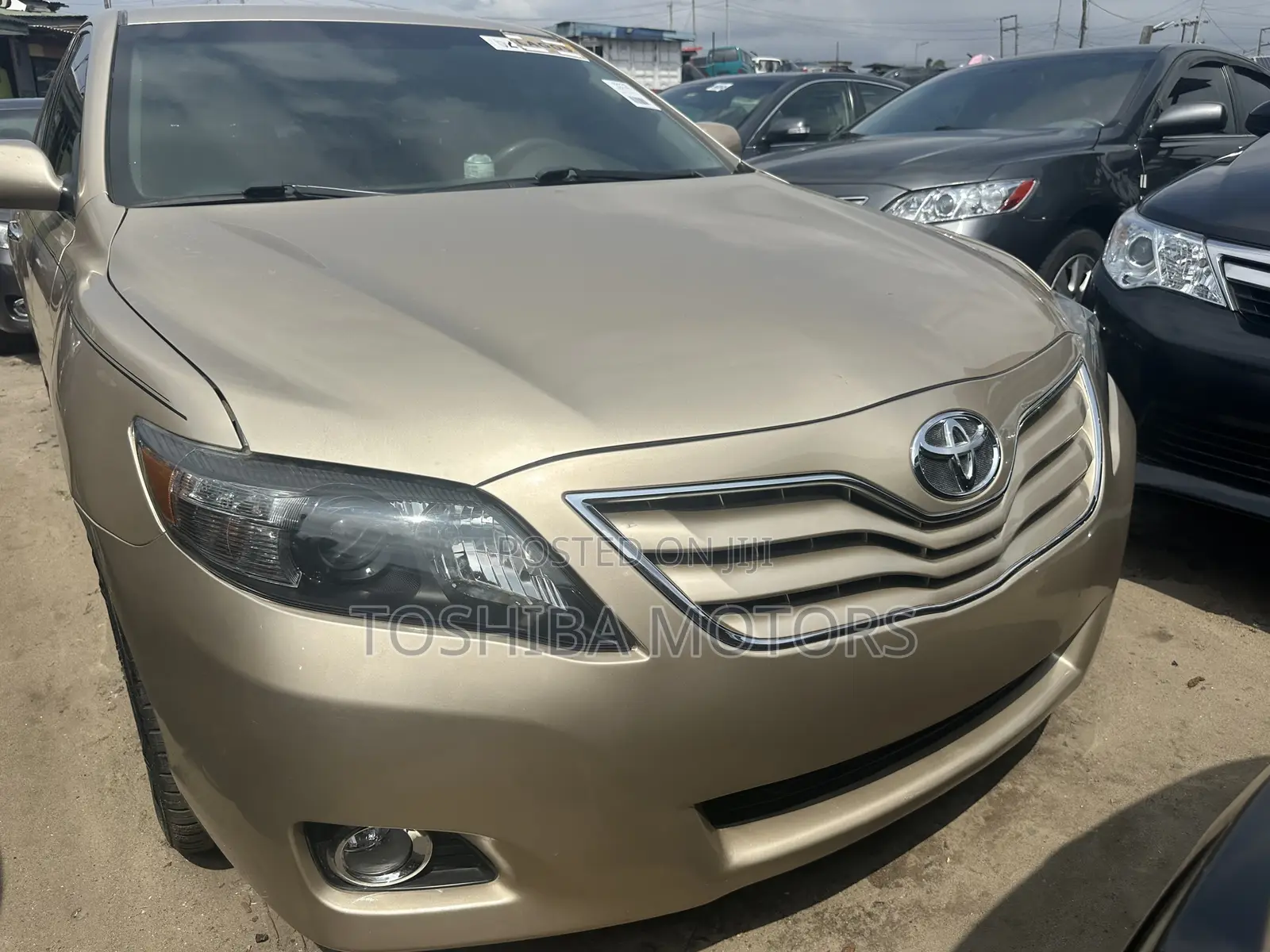 Toyota Camry 2011 Gold
