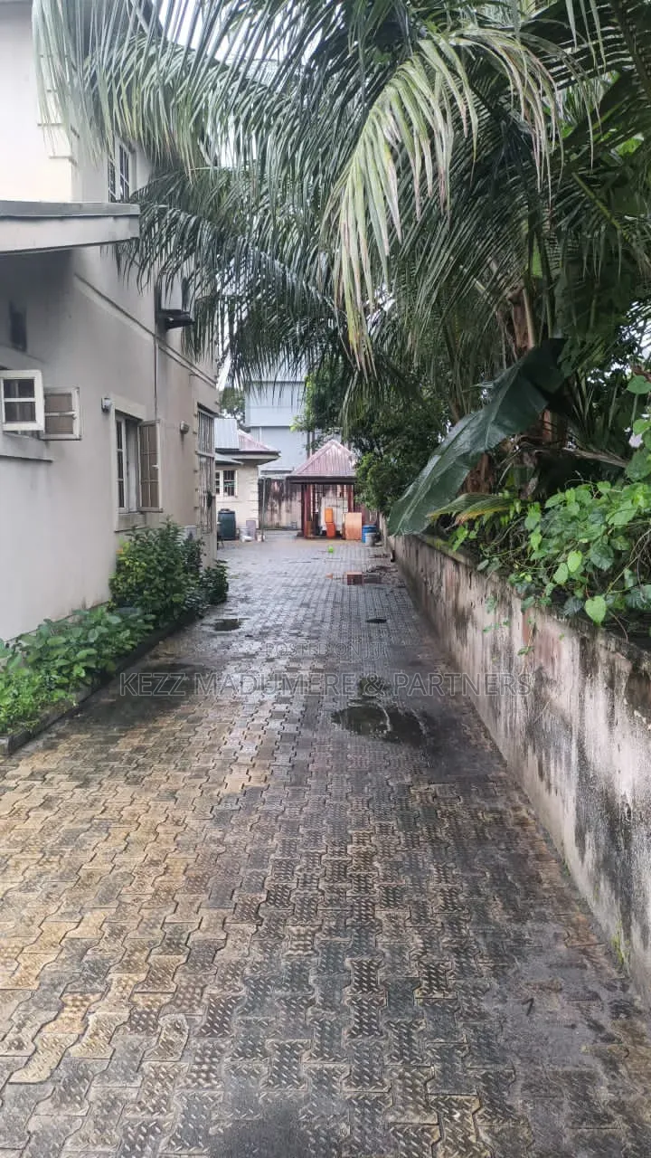 4bdrm Duplex in Trans Amadi Garden for sale