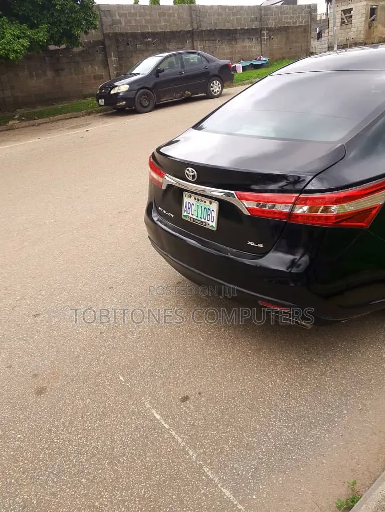 Toyota Avalon XLE 4dr Sedan (3.5L 6cyl 6A) 2015