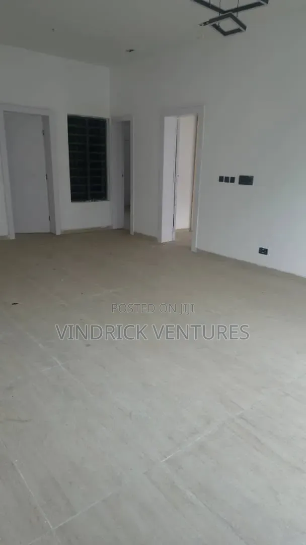 3bdrm Block of Flats in Ikeja for sale