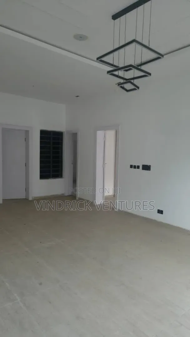 3bdrm Block of Flats in Ikeja for sale