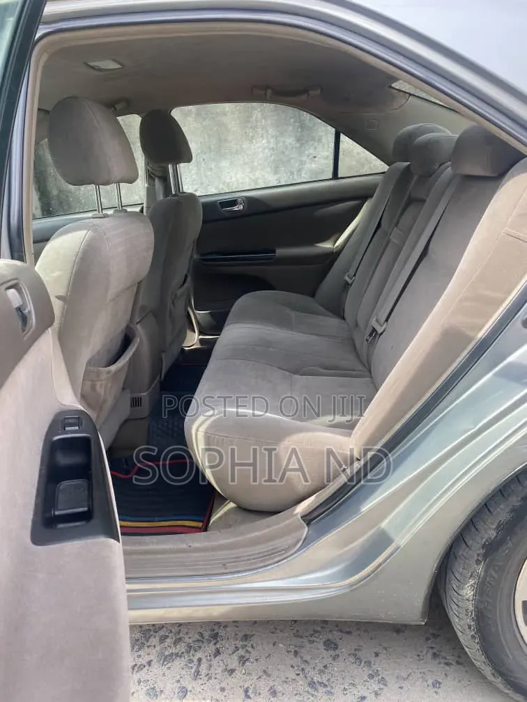 Toyota Camry 2005 Gray