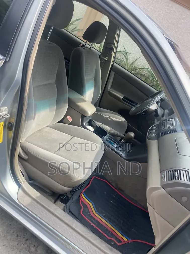 Toyota Camry 2005 Gray