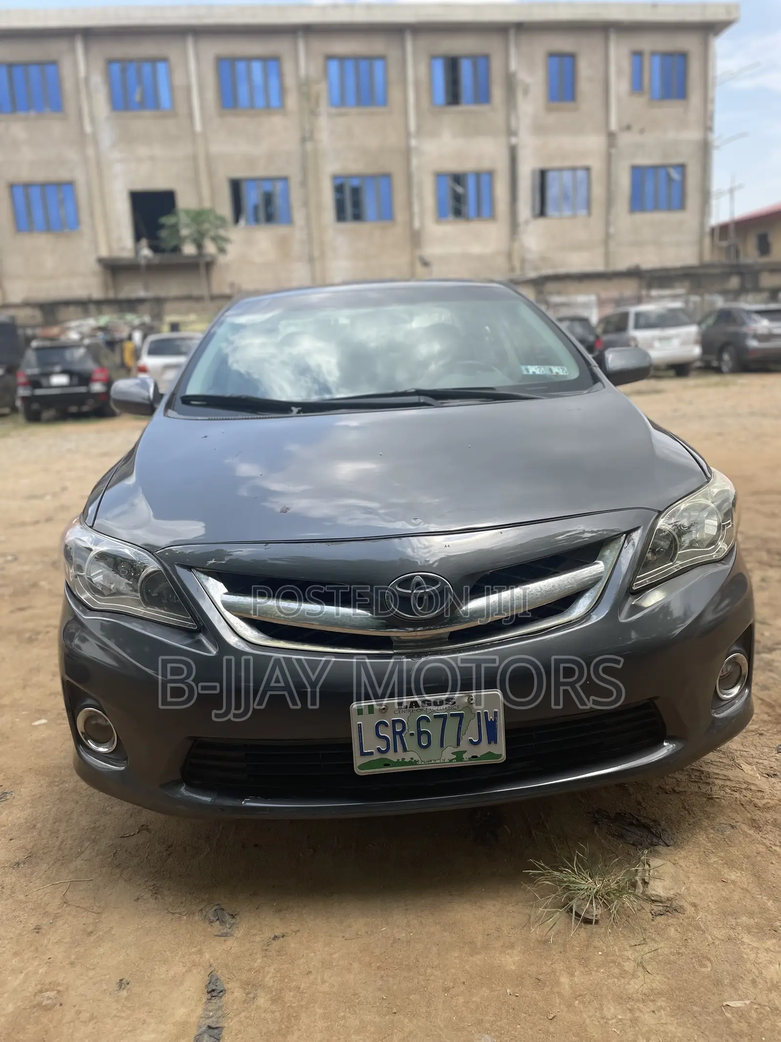 Toyota Corolla LE 4dr Sedan (1.8L 4cyl 4A) 2012 Gray