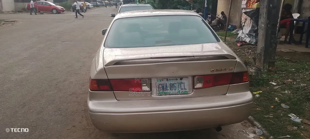 Toyota Camry 2002 Gold