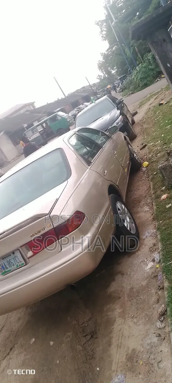 Toyota Camry 2002 Gold