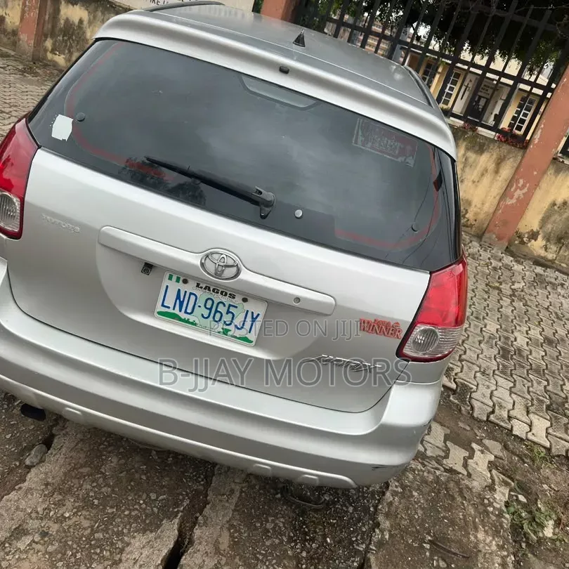 Toyota Matrix XR Hatchback AWD (1.8L 4cyl 4A) 2004 Silver