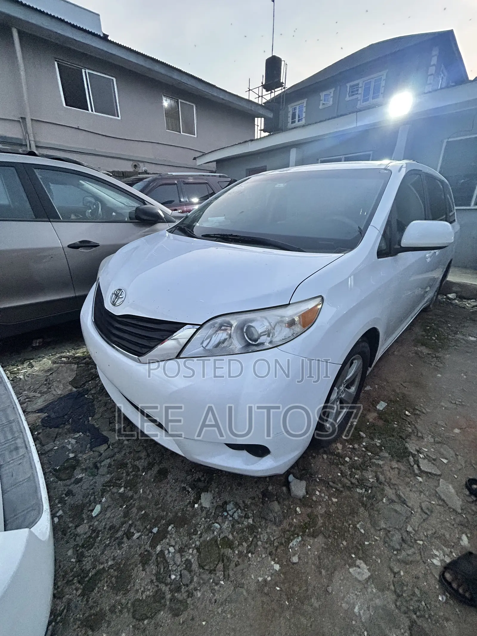 Toyota Sienna LE 8 Passenger 2012 White