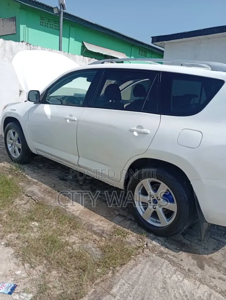 Toyota RAV4 2008 White