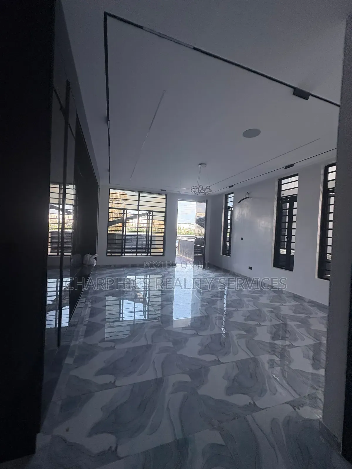 4bdrm Duplex in Lekki Phase 2 for sale