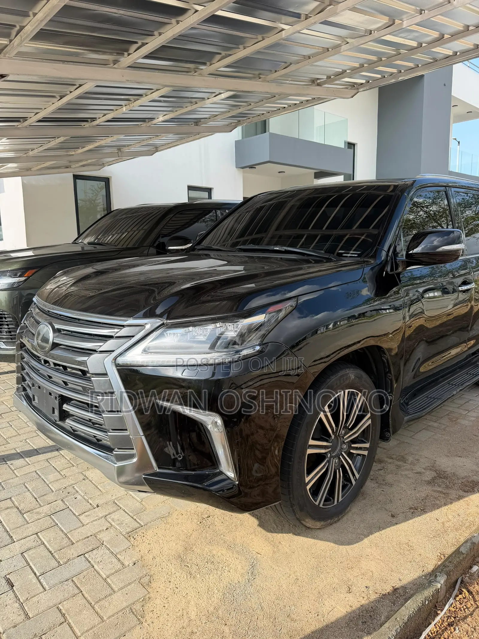 Lexus LX 570 (5 seats) AWD 2019 Black