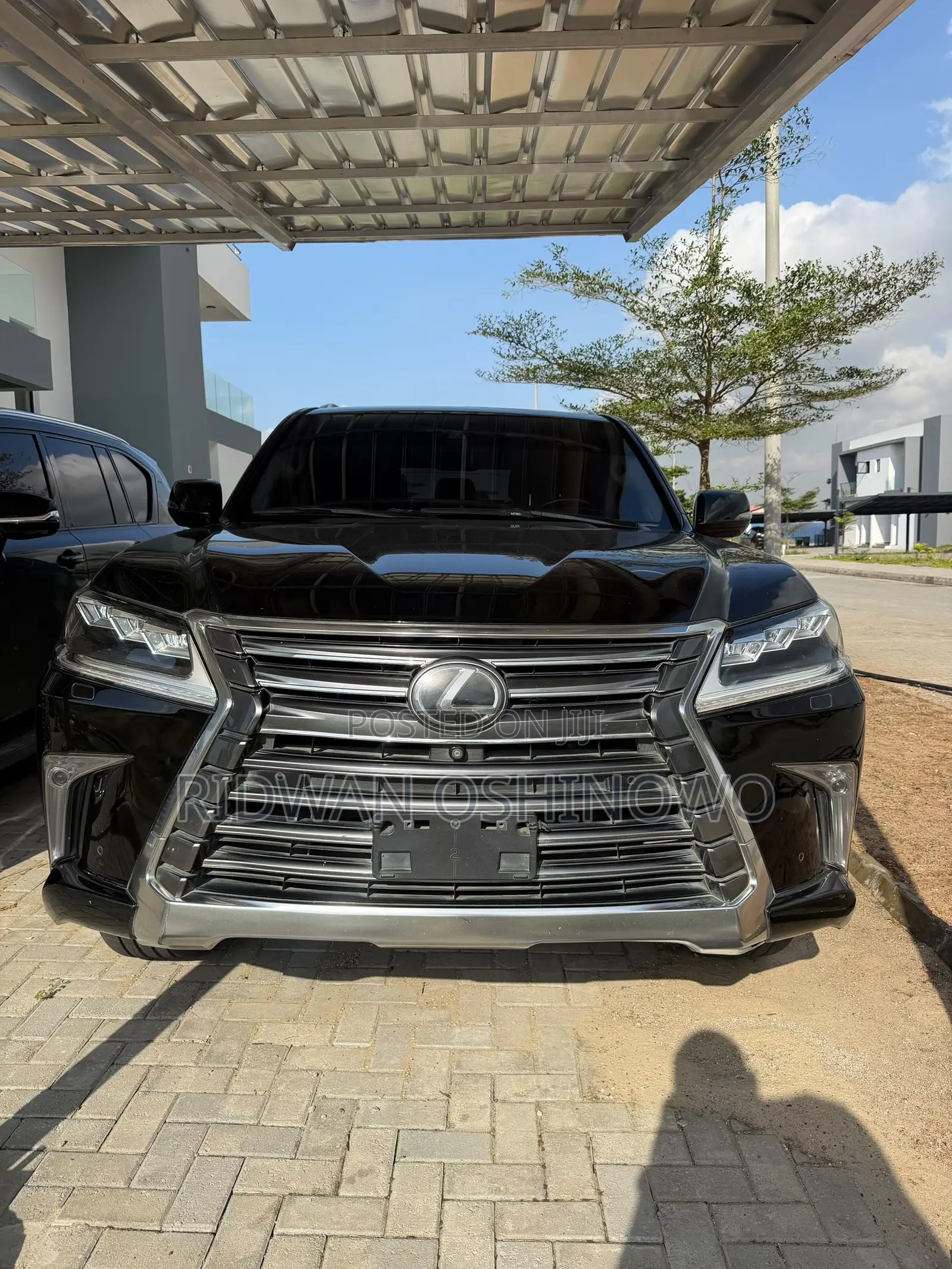 Lexus LX 570 (5 seats) AWD 2019 Black