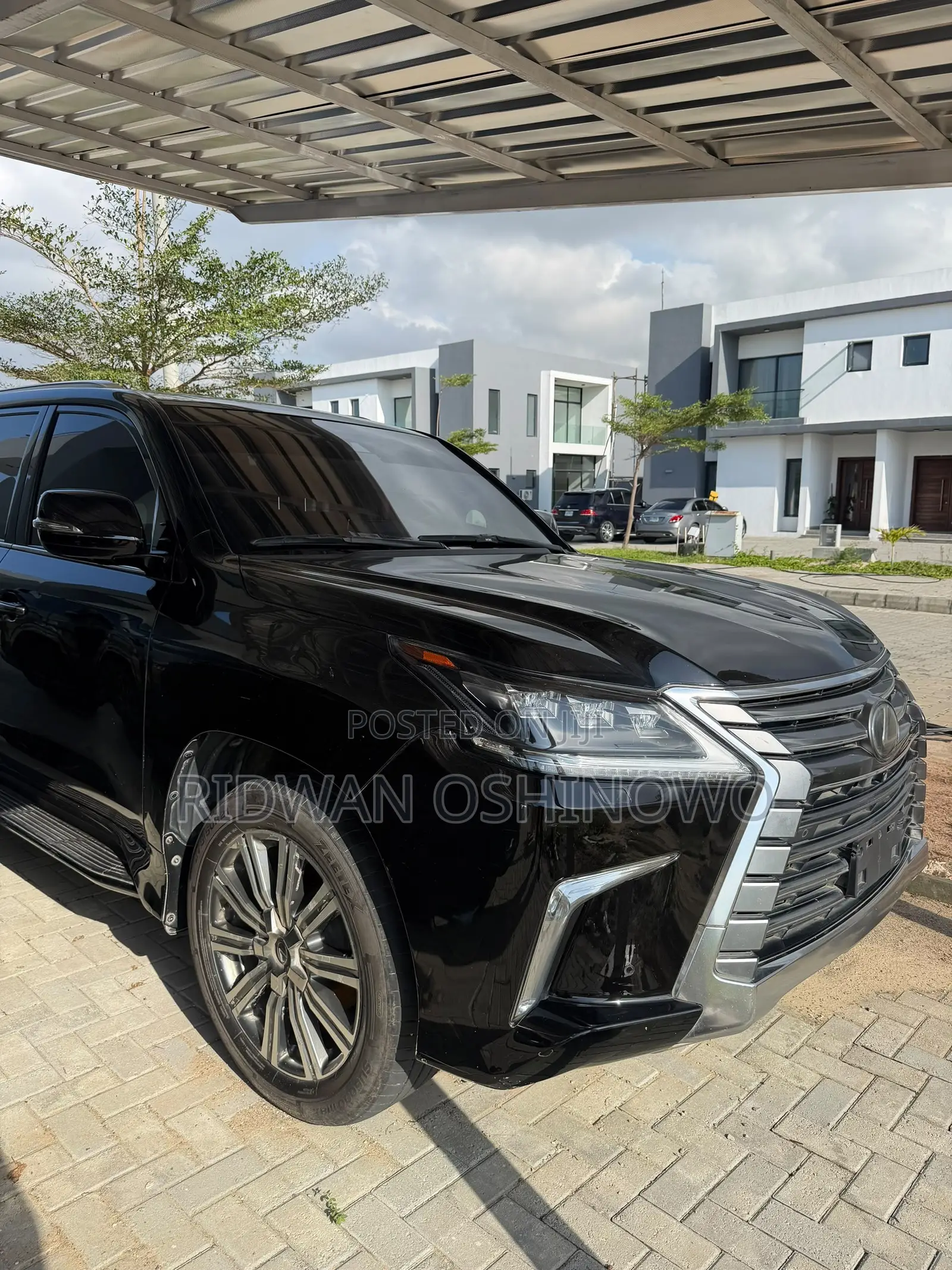 Lexus LX 570 (5 seats) AWD 2019 Black