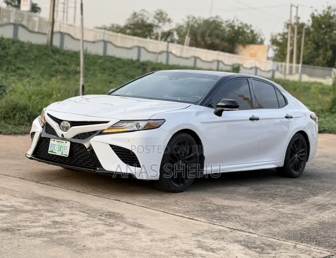 Toyota Camry XSE V6 (3.5L V6 8A) 2019 White