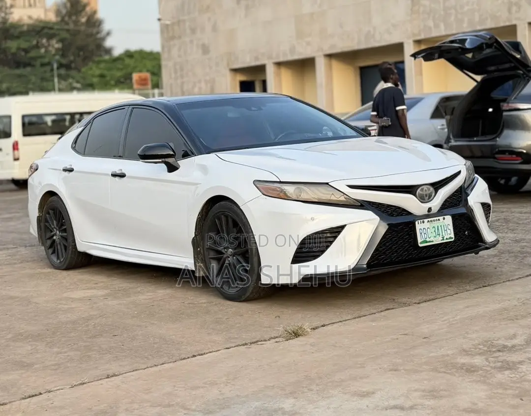 Toyota Camry XSE V6 (3.5L V6 8A) 2019 White