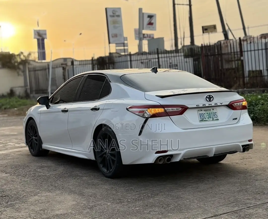Toyota Camry XSE V6 (3.5L V6 8A) 2019 White