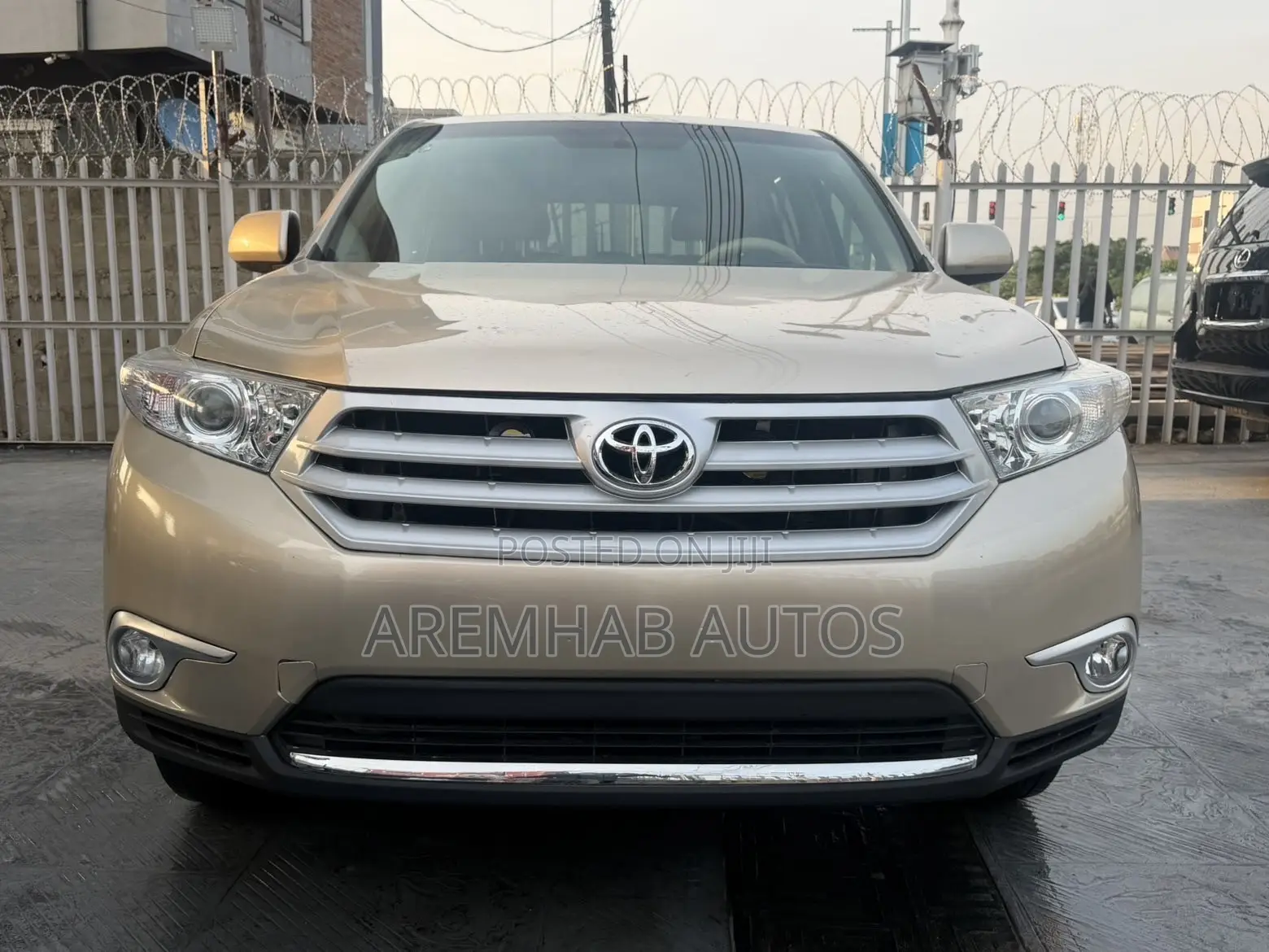 Toyota Highlander 2013 Gold