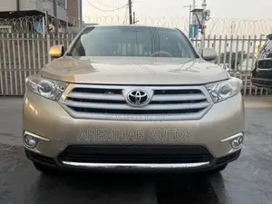 Toyota Highlander 2013 Gold