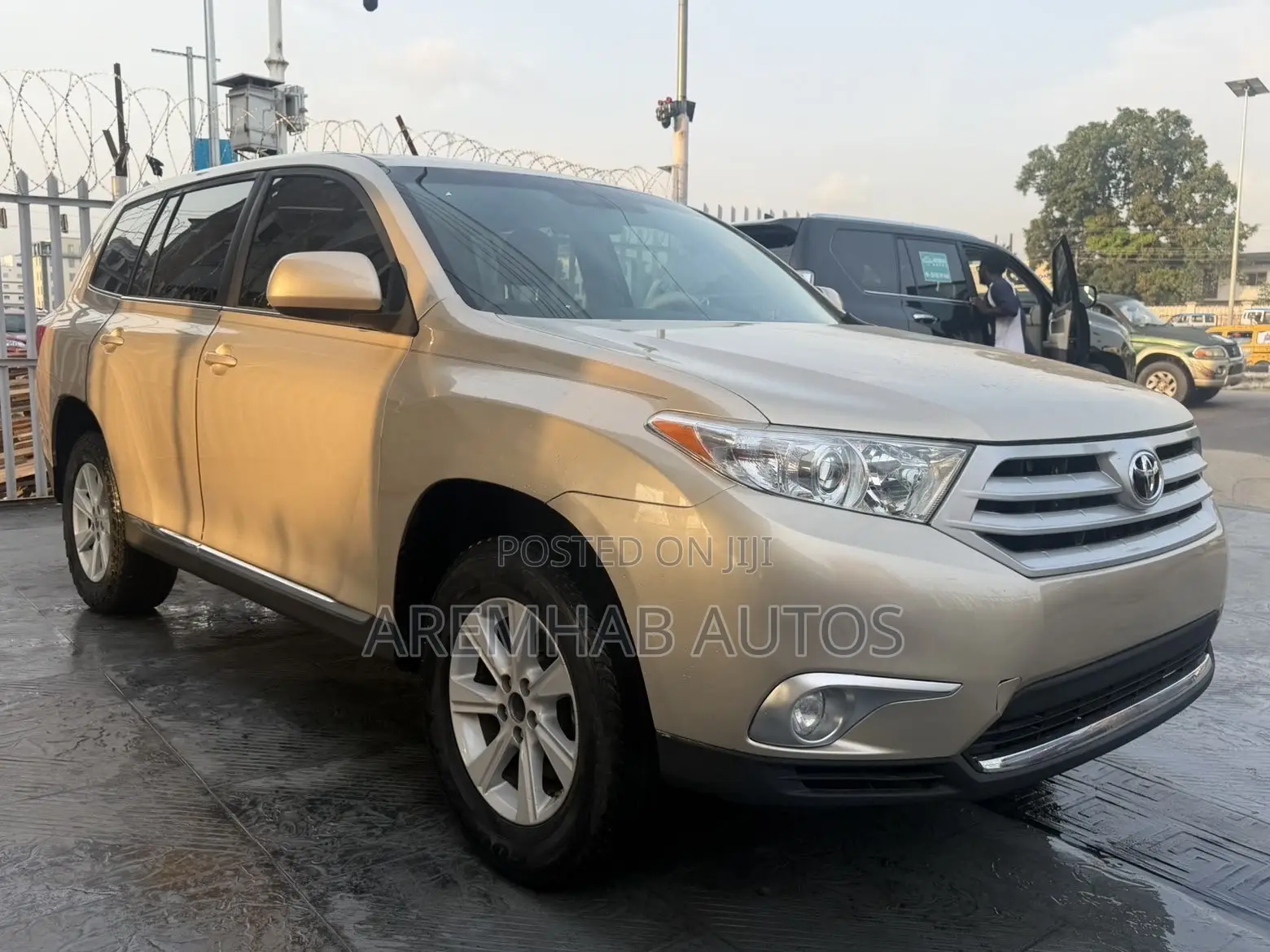 Toyota Highlander 2013 Gold