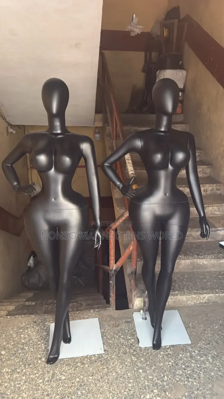 High Quality Matt Black Rebbeca Imported Mannequin