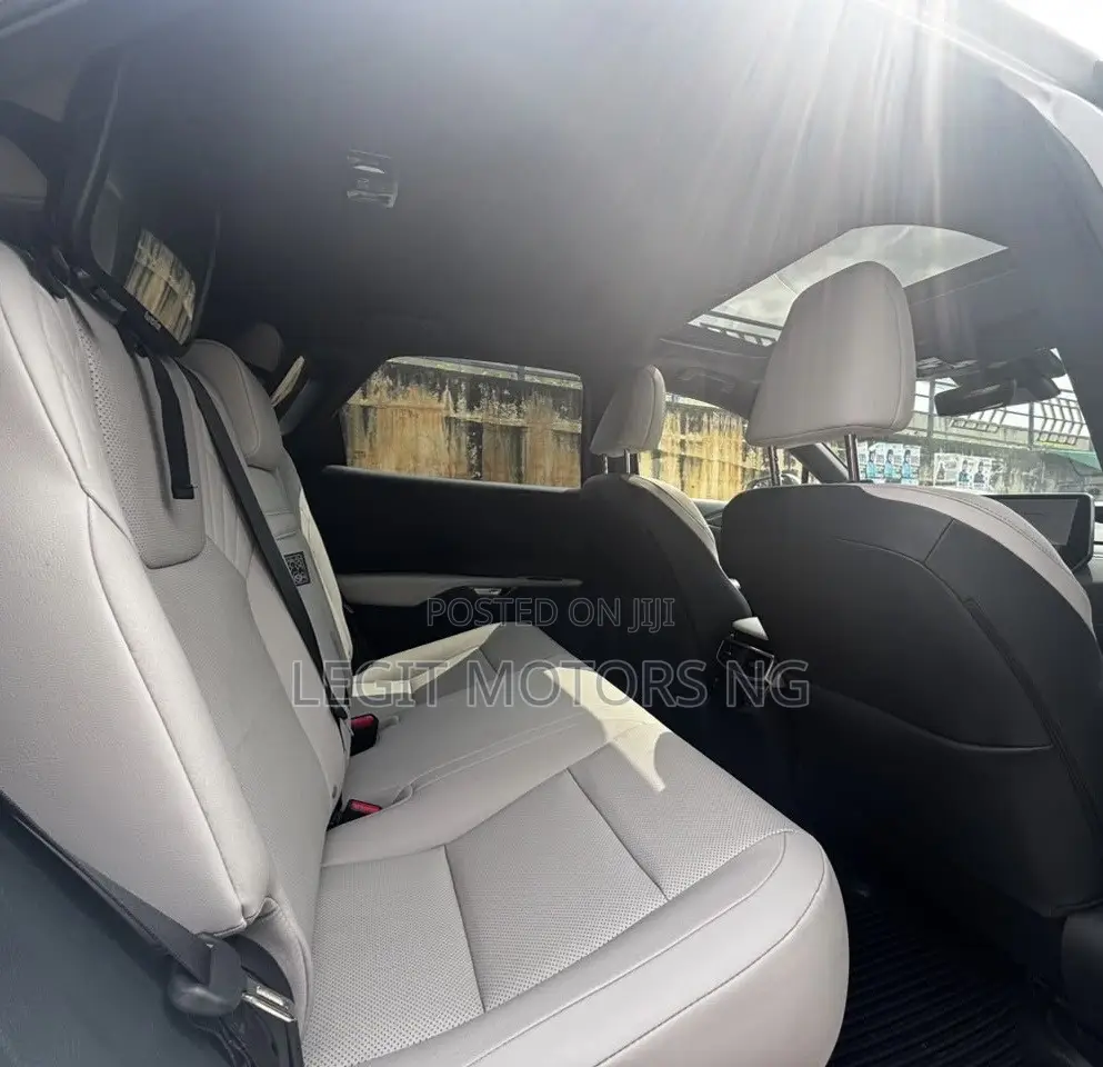 Lexus RX 350 AWD 2024 White