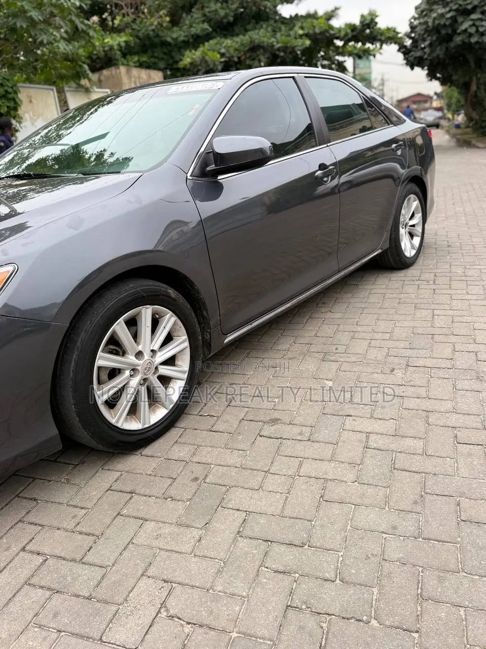 Toyota Camry XLE 4dr Sedan (3.5L 6cyl 6A) 2014 Gray
