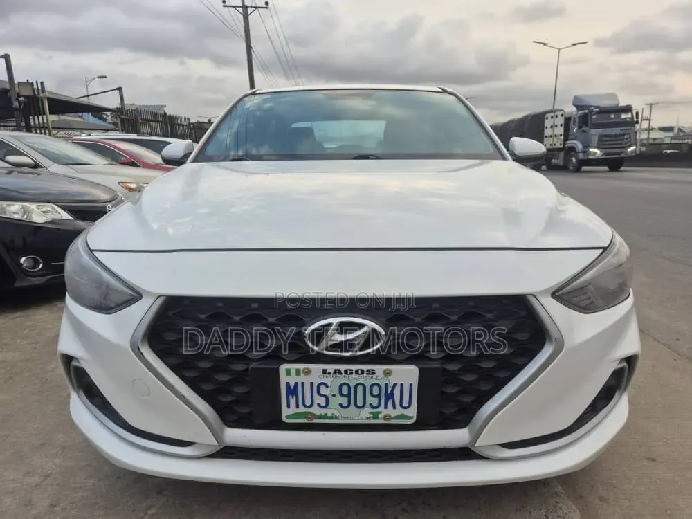 Hyundai Satellite 2019 White